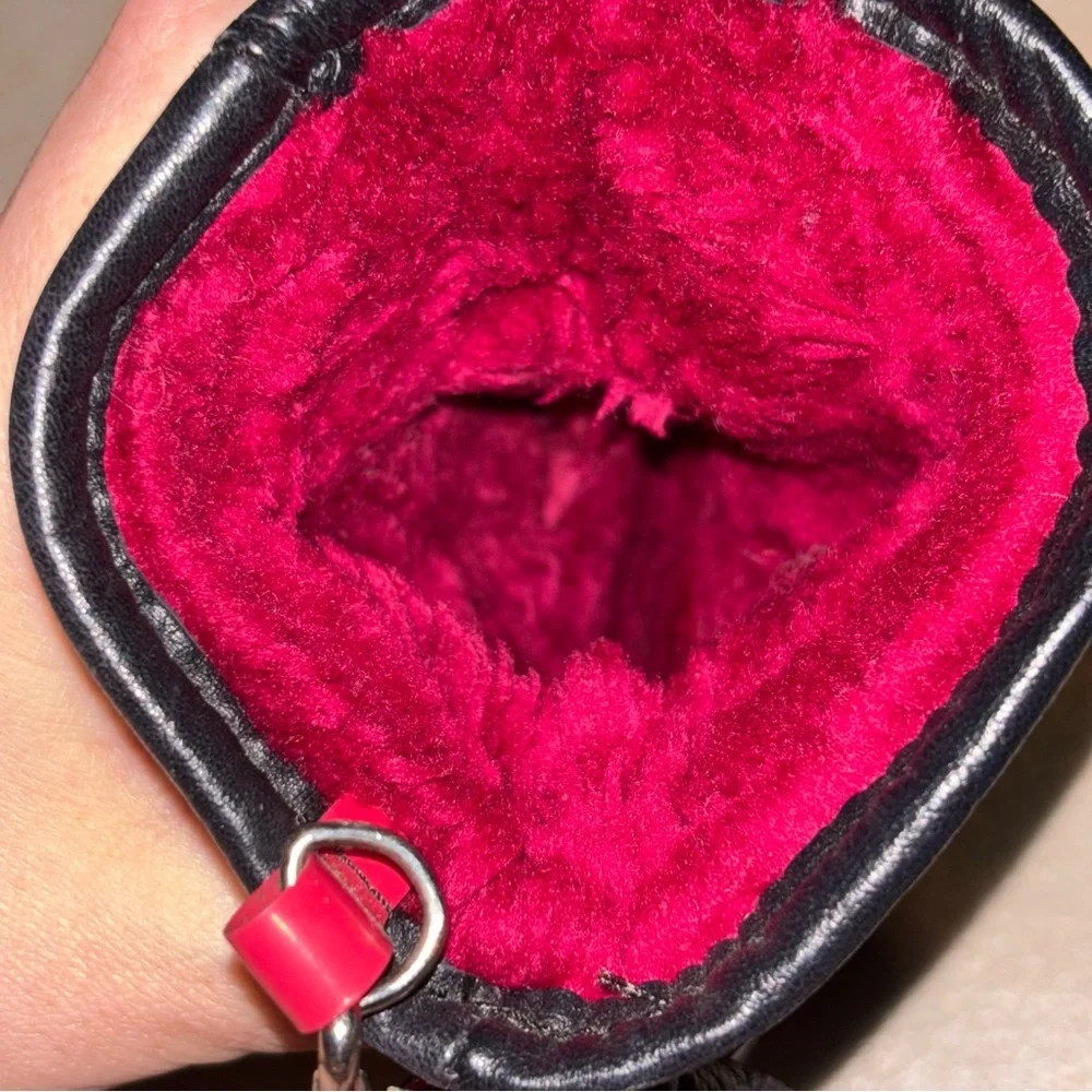 Vintage Weiss Black Leather Mittens with Red faux fur Lining